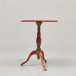 1044 7218 PEDESTAL TABLE